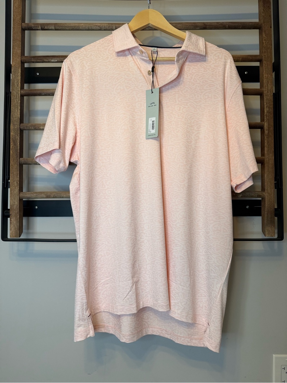 Men's Light Pink Short-Sleeve Polo – Classic Collared Knit